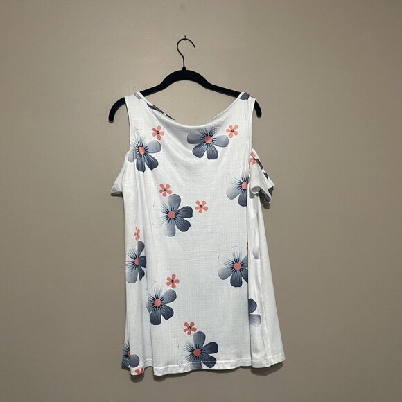 White blouse with flowers, Medium, Just Fashion Now, NWT - Picture 3 of 7